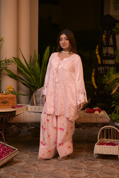Seraya — Embroidered Kurta Set